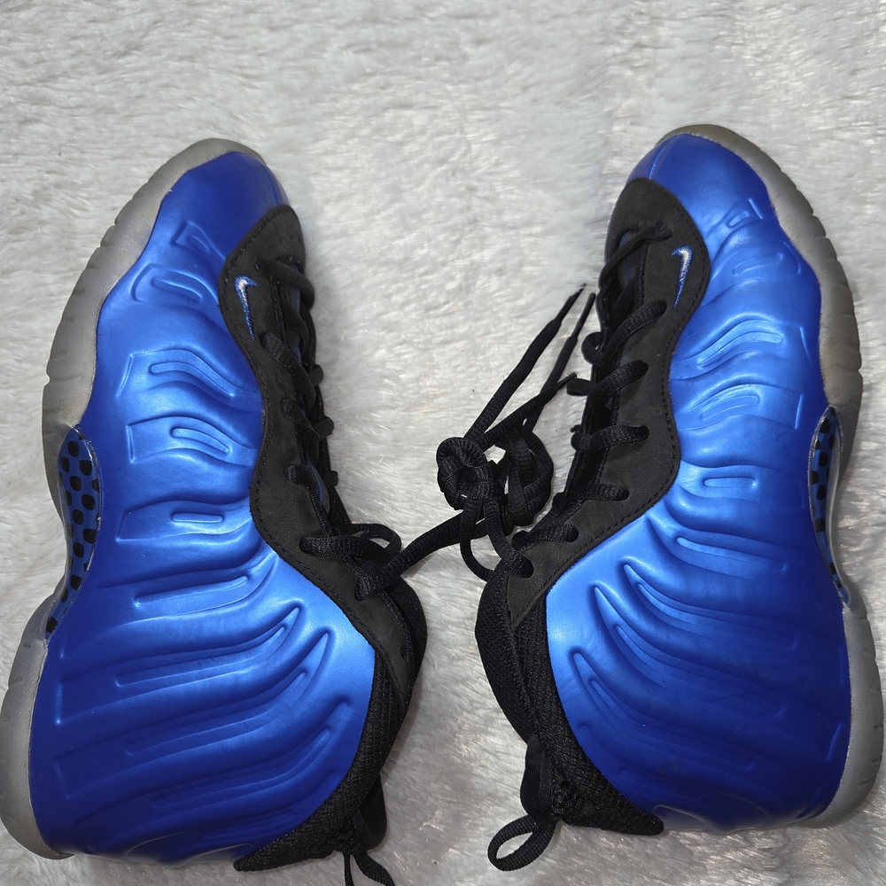 Nike Kids Electric Blue and Black Sneakers